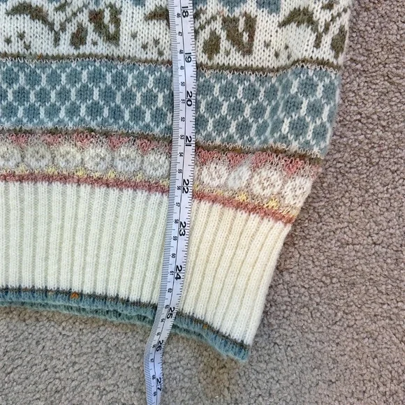 Vintage Cadogan Court Sweater, Size M - Picture 12 of 12